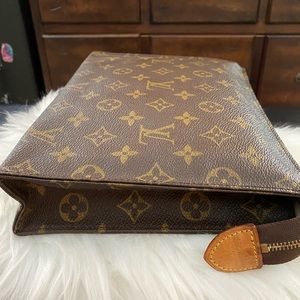 Authentic Louis Vuitton Toiletry Pouch 26